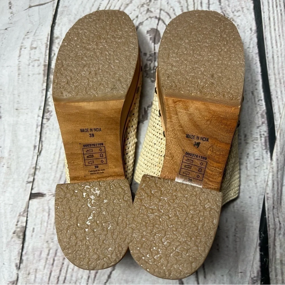 Nwt Free People Claudia Crochet Beige Raffia Leather Studded Clogs